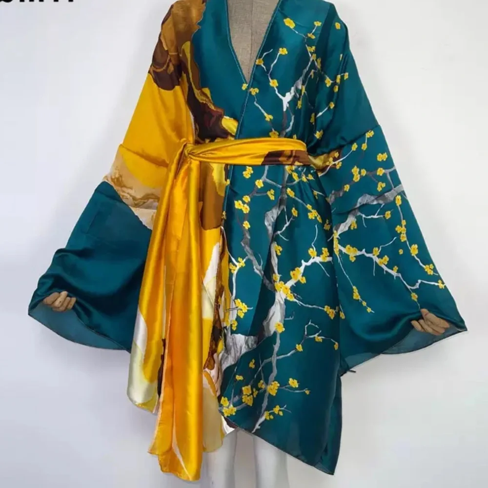 Gorgeous wrap with sash - Picture 3 of 7